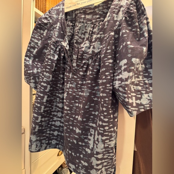 Stylish Blue Patterned Blouse - Picture 1 of 2